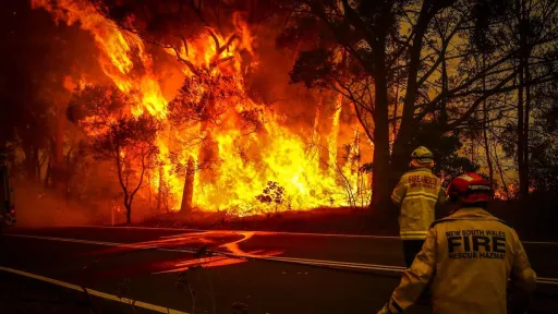 blazes in Australia heatwave